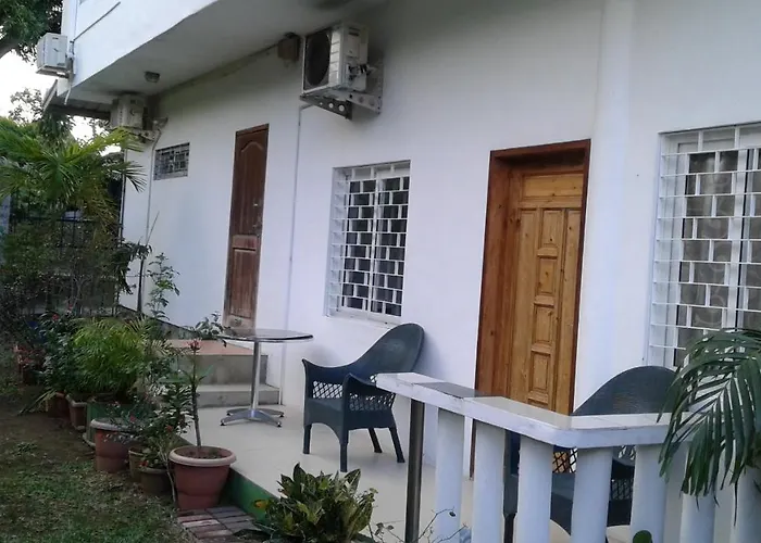 Corner Bay Beau Vallon,mahe *